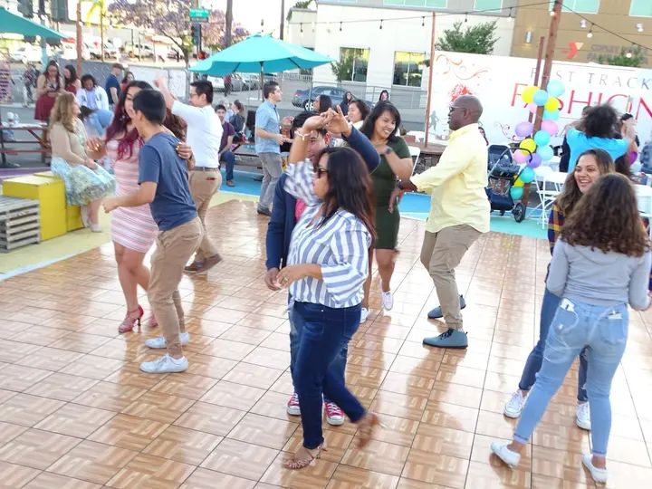 Salsa Sabado Kick-Off gallery photo
