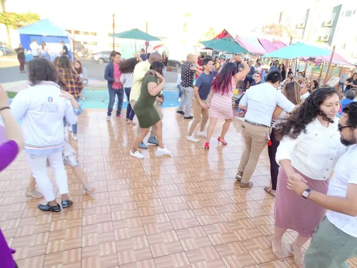 Salsa Sabado Kick-Off gallery photo