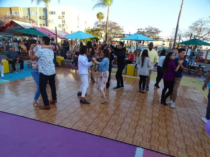 Salsa Sabado Kick-Off gallery photo