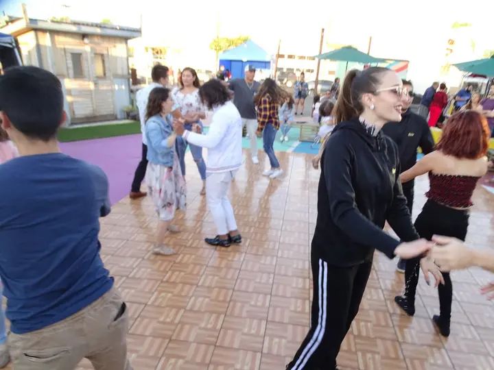 Salsa Sabado Kick-Off gallery photo