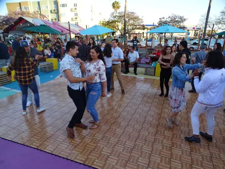 Salsa Sabado Kick-Off gallery photo