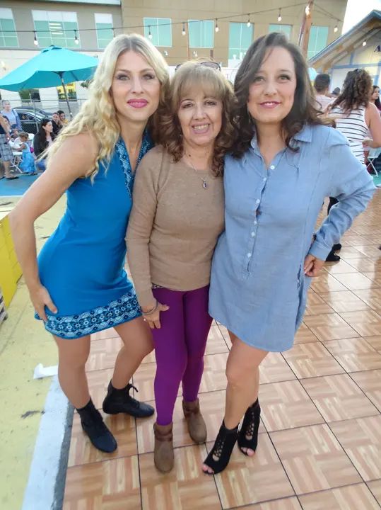 Salsa Sabado Kick-Off gallery photo