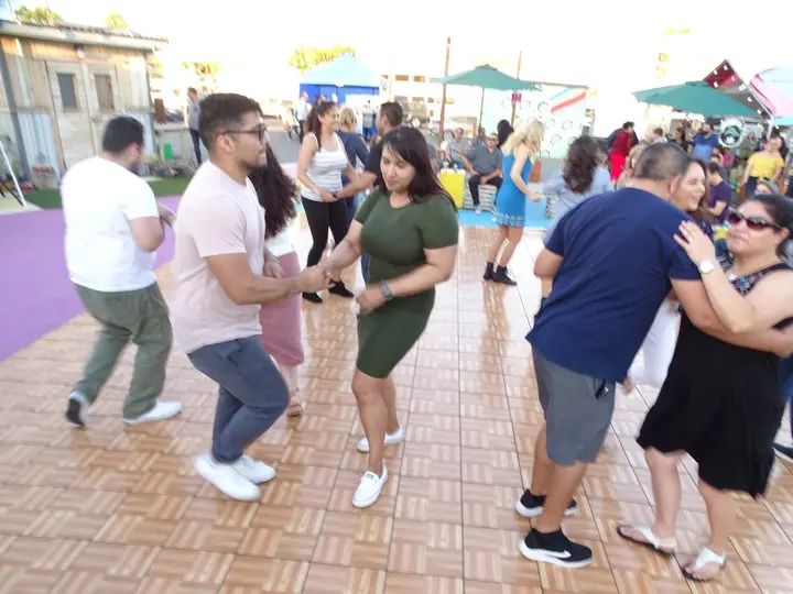 Salsa Sabado Kick-Off gallery photo