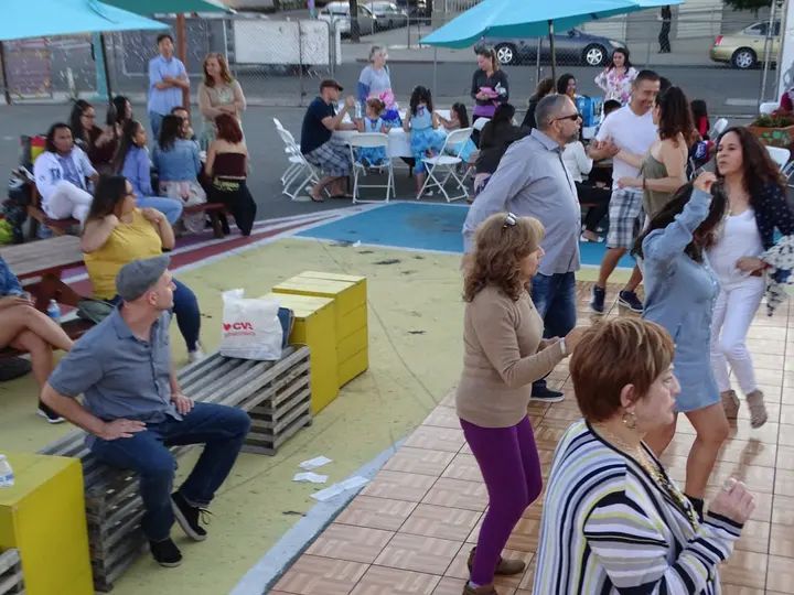 Salsa Sabado Kick-Off gallery photo