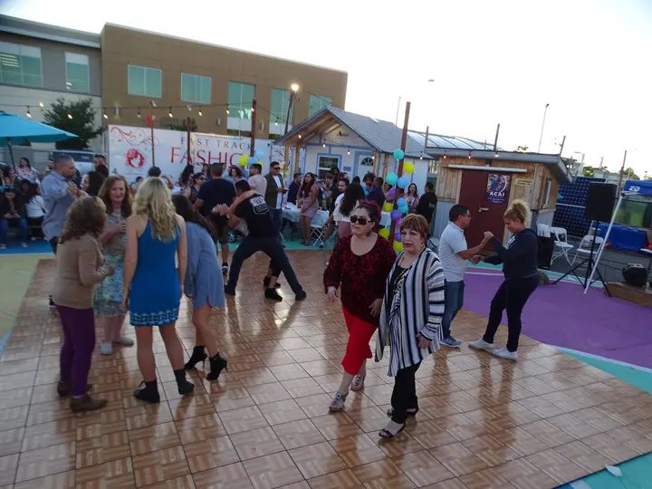 Salsa Sabado Kick-Off gallery photo
