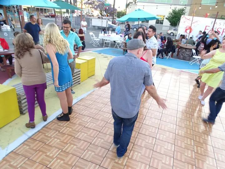 Salsa Sabado Kick-Off gallery photo