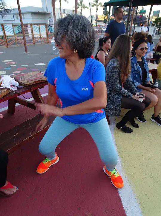 Salsa Sabado Kick-Off gallery photo