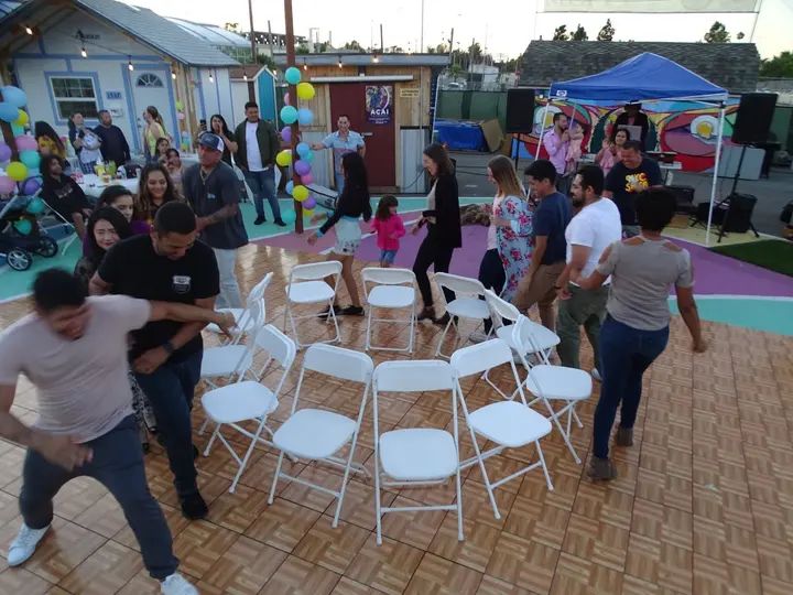 Salsa Sabado Kick-Off gallery photo