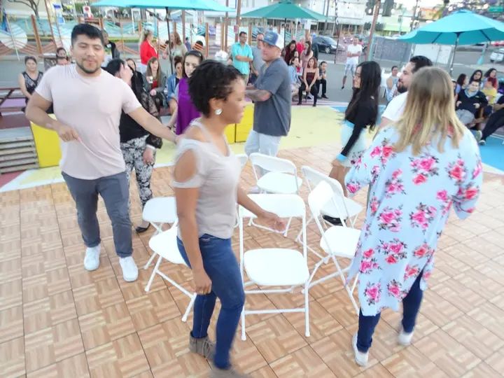 Salsa Sabado Kick-Off gallery photo