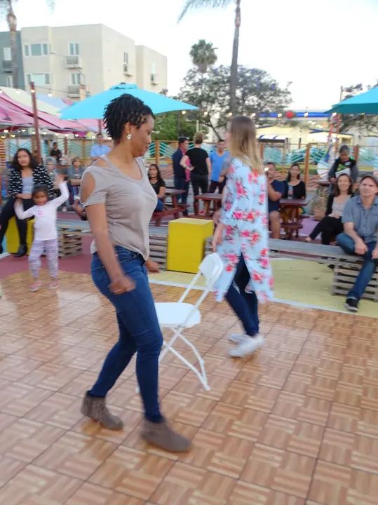 Salsa Sabado Kick-Off gallery photo