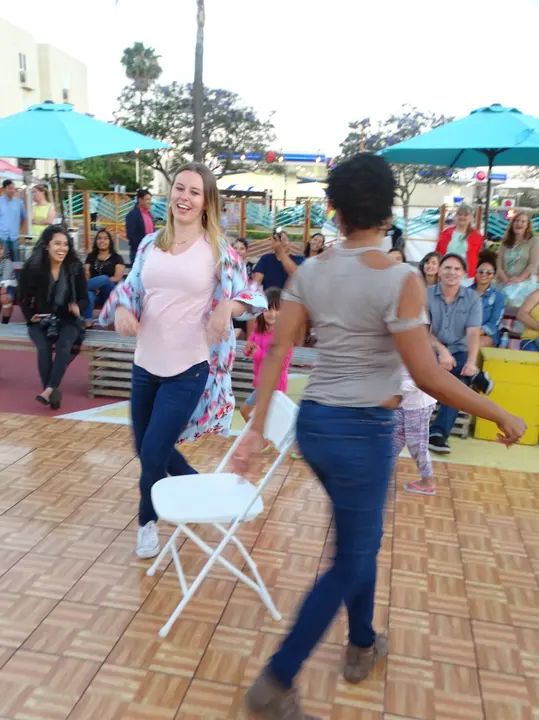 Salsa Sabado Kick-Off gallery photo