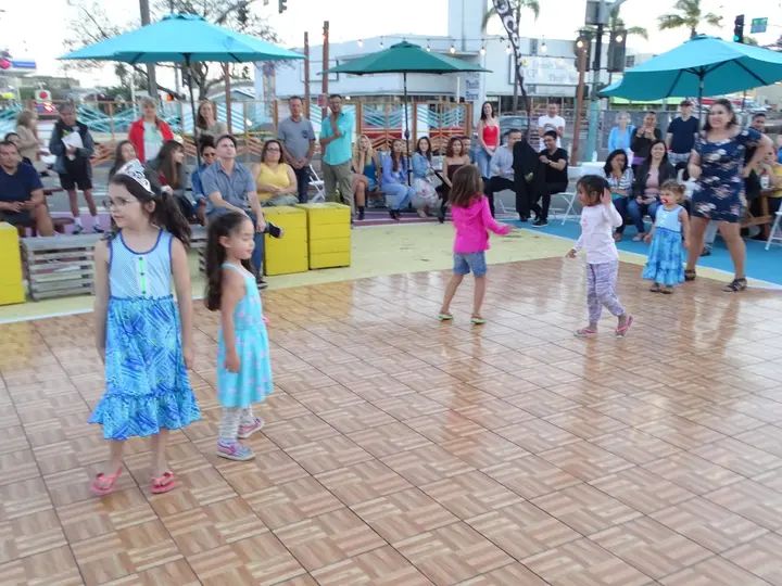 Salsa Sabado Kick-Off gallery photo