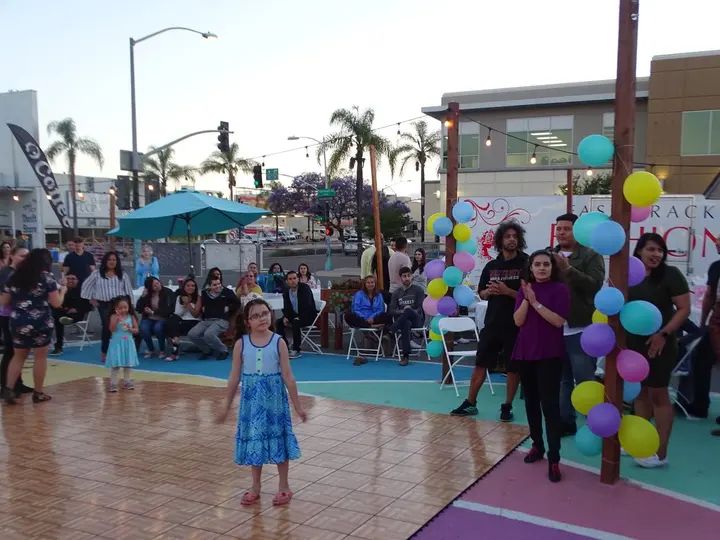 Salsa Sabado Kick-Off gallery photo