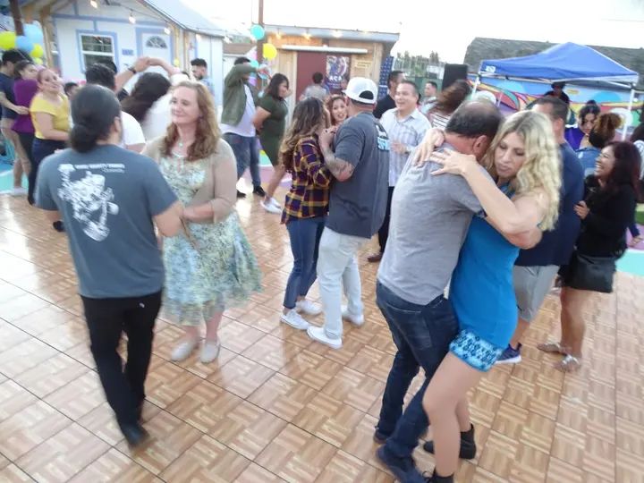 Salsa Sabado Kick-Off gallery photo