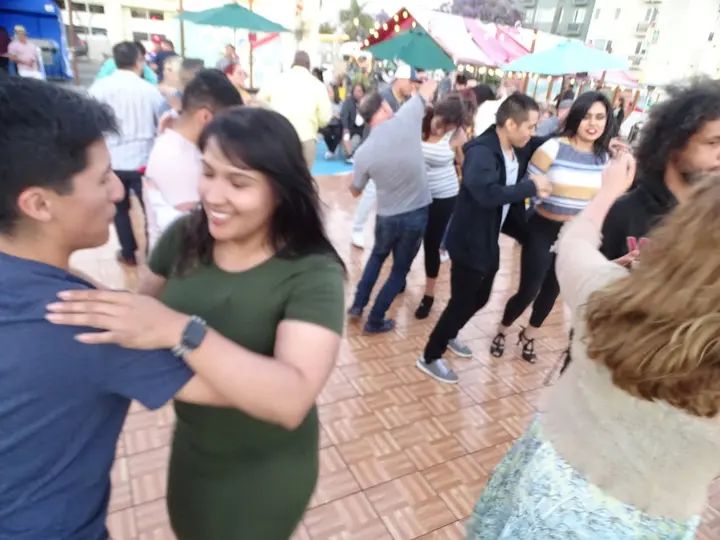 Salsa Sabado Kick-Off gallery photo