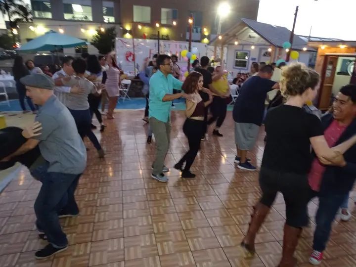 Salsa Sabado Kick-Off gallery photo