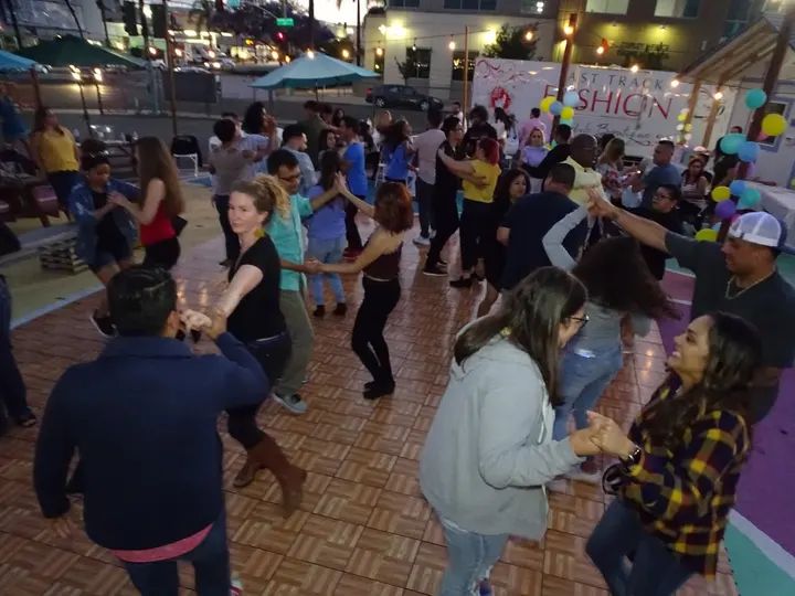 Salsa Sabado Kick-Off gallery photo