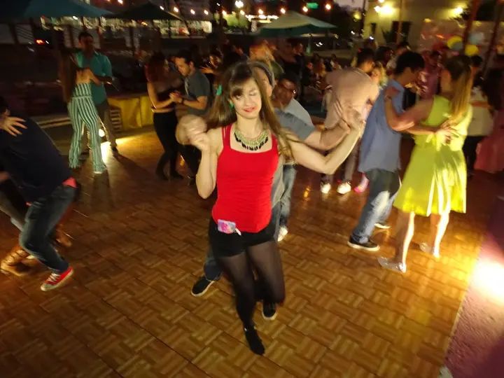 Salsa Sabado Kick-Off gallery photo