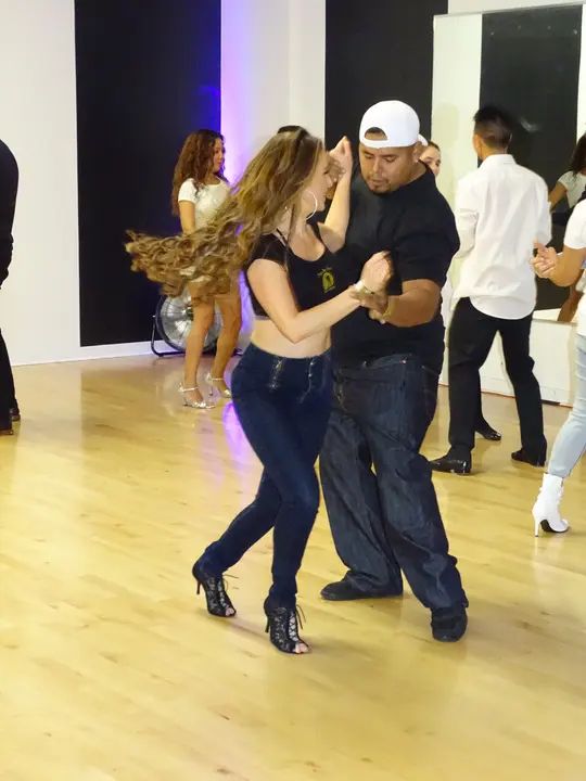 Melómano Winter White Affair Debut Night 2018 gallery photo