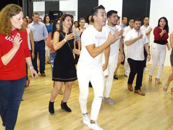 December 2019 Melomano Winter White Debut gallery photo