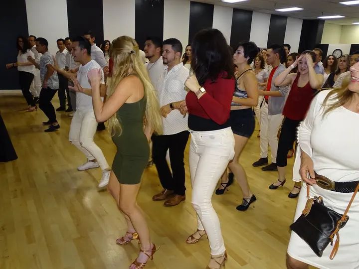 December 2019 Melomano Winter White Debut gallery photo