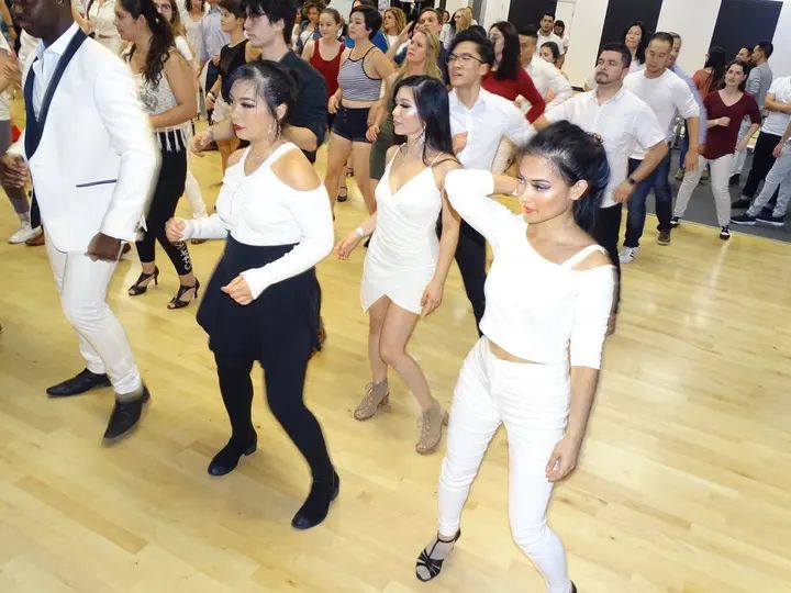 December 2019 Melomano Winter White Debut gallery photo