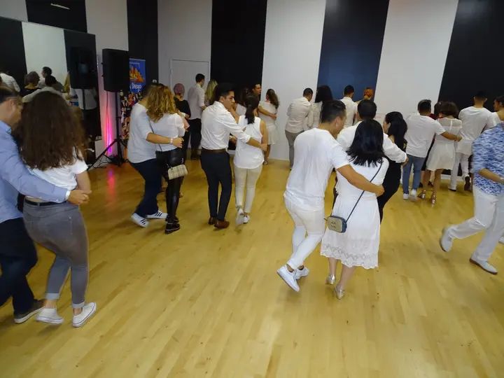 December 2019 Melomano Winter White Debut gallery photo