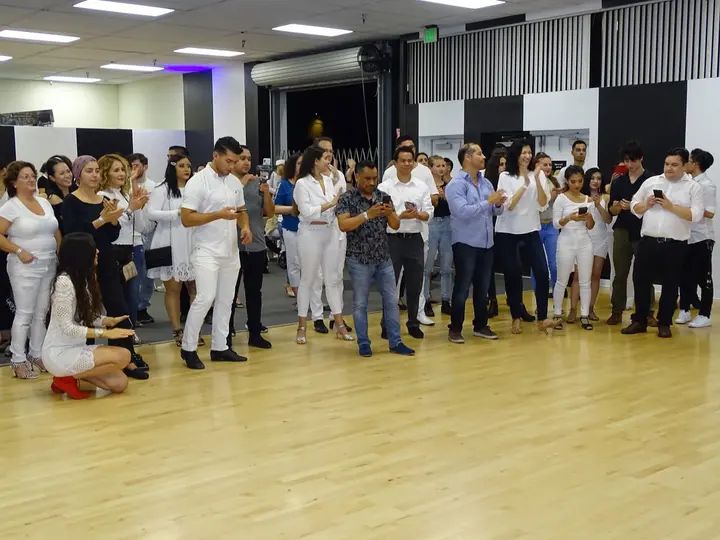 December 2019 Melomano Winter White Debut gallery photo