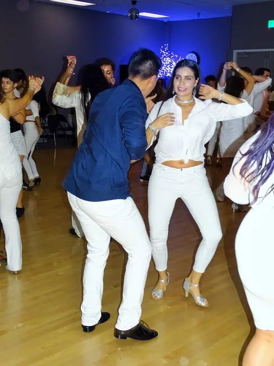 December 2019 Melomano Winter White Debut gallery photo