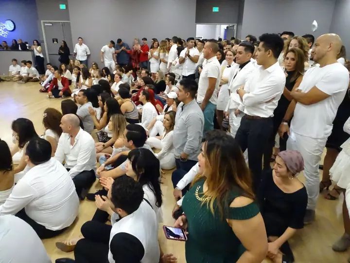 December 2019 Melomano Winter White Debut gallery photo