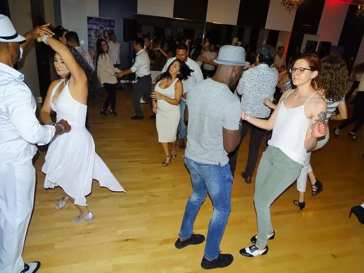 December 2019 Melomano Winter White Debut gallery photo