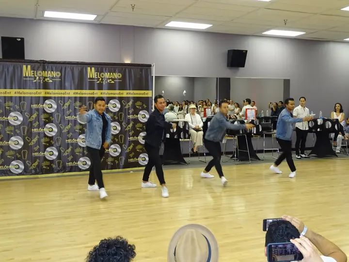 December 2019 Melomano Winter White Debut gallery photo