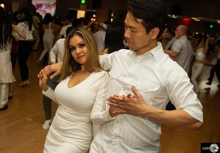 December 2019 Melomano Winter White Debut gallery photo