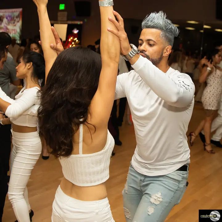 December 2019 Melomano Winter White Debut gallery photo
