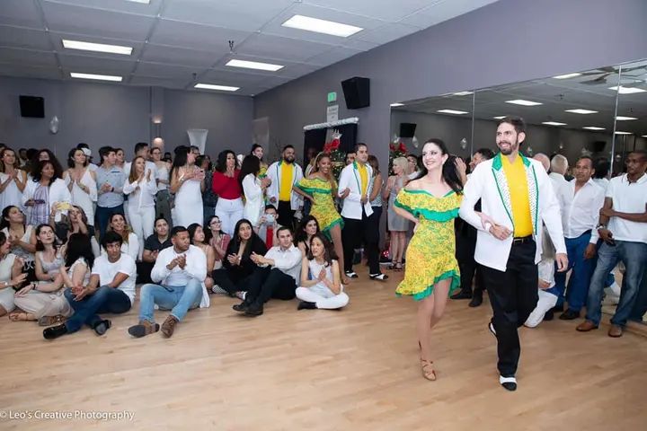 Thank you Leo Ignacio for these awesome shots of our Winter White Debut!!! They look amazing 🥰🥰🥰 If anyone wants to join our dance family, we just started a new season. Me