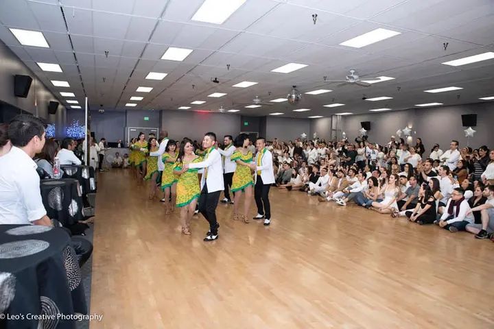 Thank you Leo Ignacio for these awesome shots of our Winter White Debut!!! They look amazing 🥰🥰🥰 If anyone wants to join our dance family, we just started a new season. Me