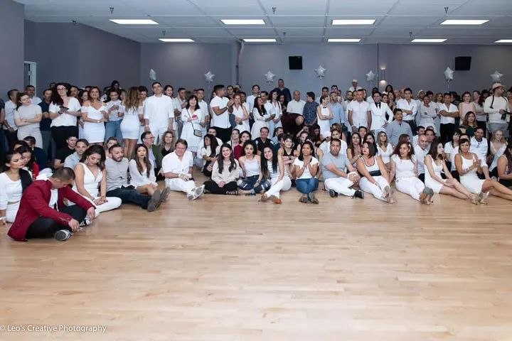 Thank you Leo Ignacio for these awesome shots of our Winter White Debut!!! They look amazing 🥰🥰🥰 If anyone wants to join our dance family, we just started a new season. Me