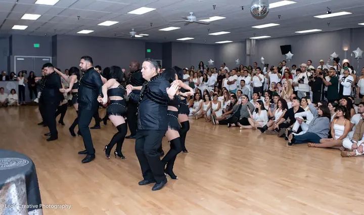 Thank you Leo Ignacio for these awesome shots of our Winter White Debut!!! They look amazing 🥰🥰🥰 If anyone wants to join our dance family, we just started a new season. Me