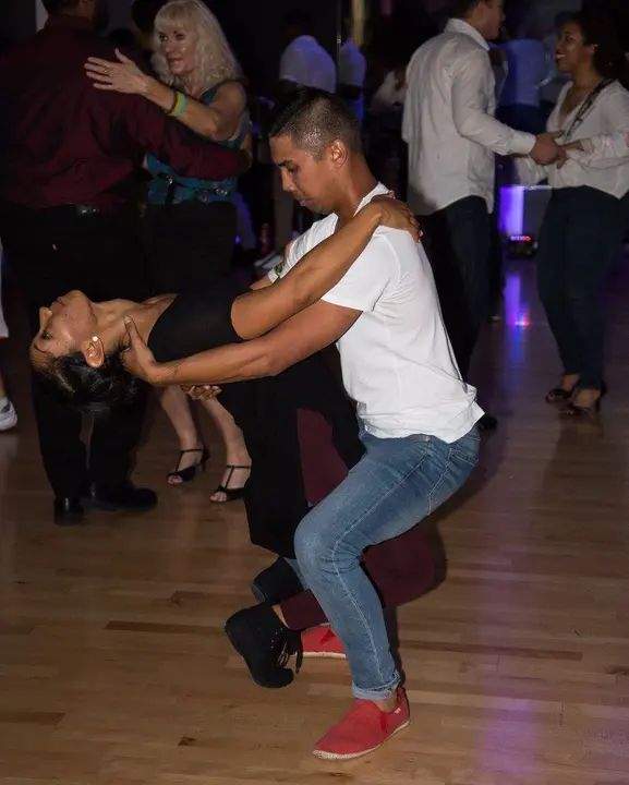Red & White Christmas Extravaganza by Melomano and DJ Bori! gallery photo