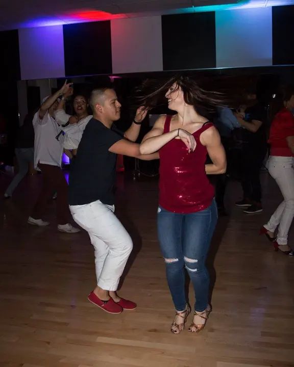 Red & White Christmas Extravaganza by Melomano and DJ Bori! gallery photo