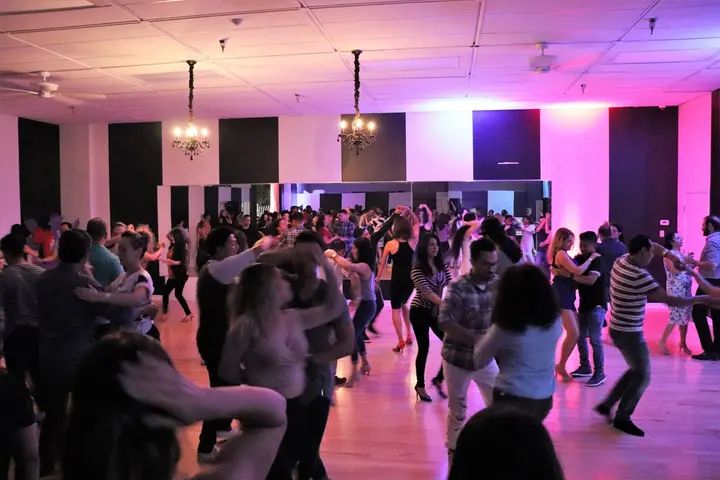Melómano Bachata Social - April 2018 gallery photo