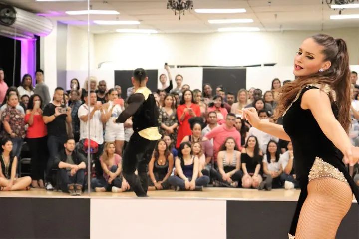 Melómano Bachata Social - April 2018 gallery photo