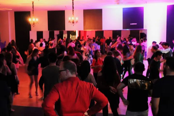 Melómano Bachata Social - April 2018 gallery photo