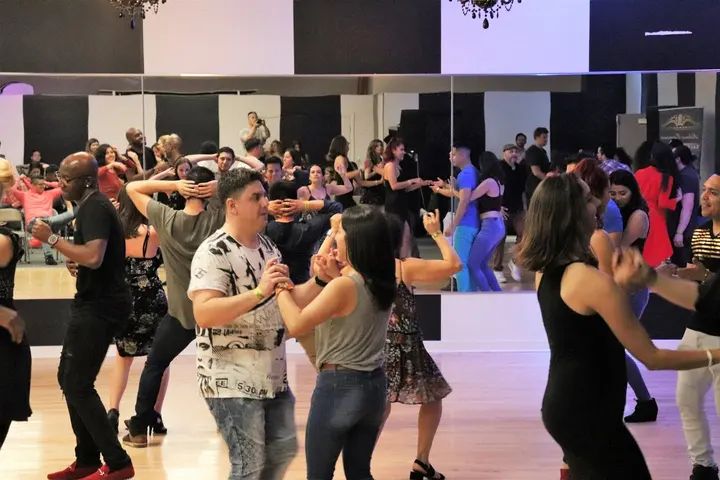 Melómano Bachata Social - April 2018 gallery photo