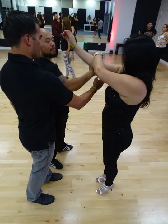 MAY 2018 BACHATA SOCIAL gallery photo