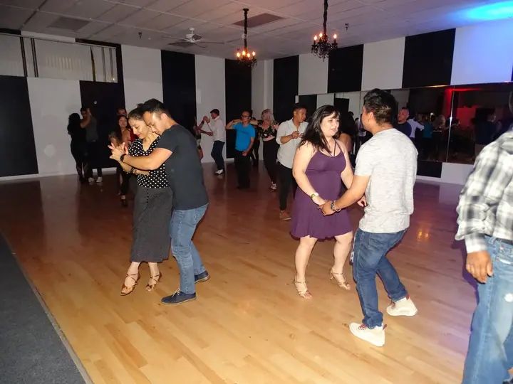 MAY 2018 BACHATA SOCIAL gallery photo