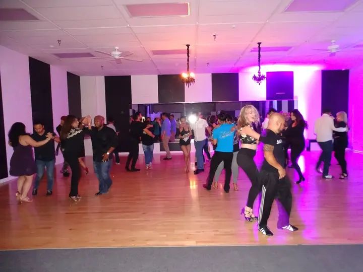 MAY 2018 BACHATA SOCIAL gallery photo