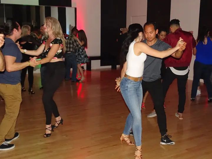 MAY 2018 BACHATA SOCIAL gallery photo