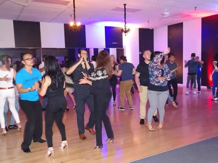 MAY 2018 BACHATA SOCIAL gallery photo