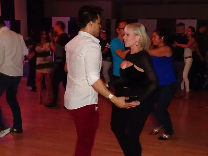 MAY 2018 BACHATA SOCIAL gallery photo